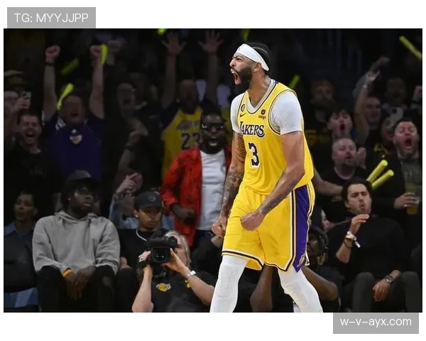 戴维斯战术突破引领球队取得重要胜利