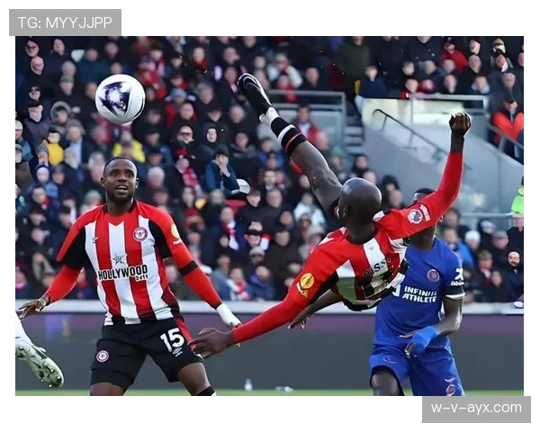 特劳雷状态回暖闪耀英超,关键表现助球队斩获重要胜利 特劳雷状态回暖闪耀英超,关键表现助球队斩获重要胜利