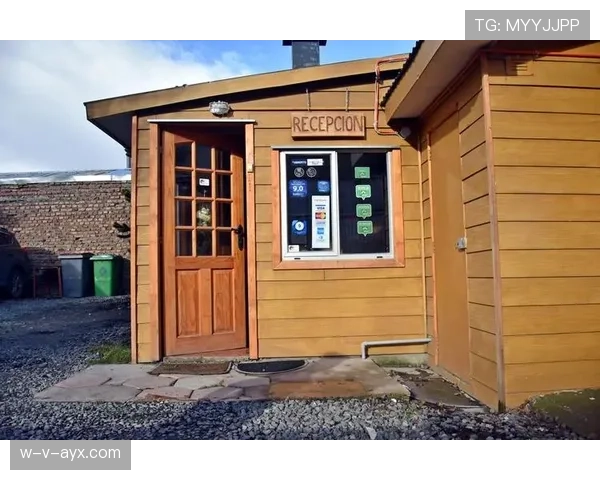 卡瓦尼家衣帽间比我整套公寓还大，看到照片我就受不了